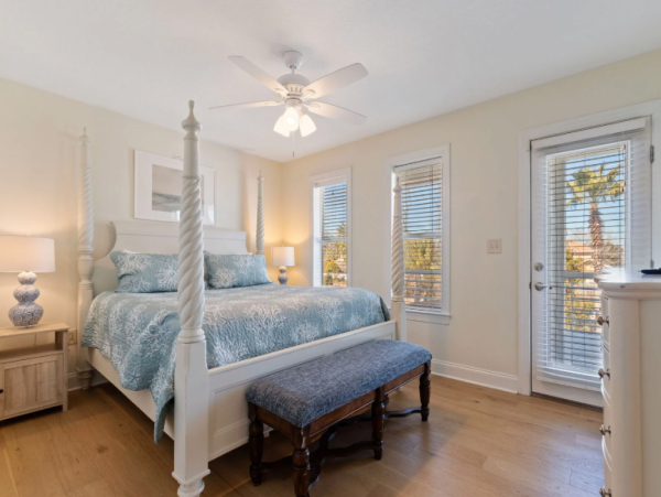Luxurious 8 Bedroom Coastal Retreat in Destin - Perfect for Groups